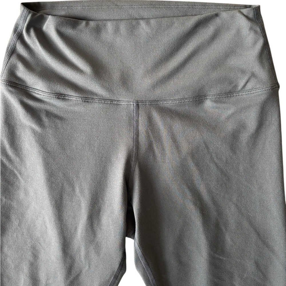 Nobull Crop Matte Gray Legging Size M High~Rise Active Workout Yoga Gym Athletic - Picture 2 of 6